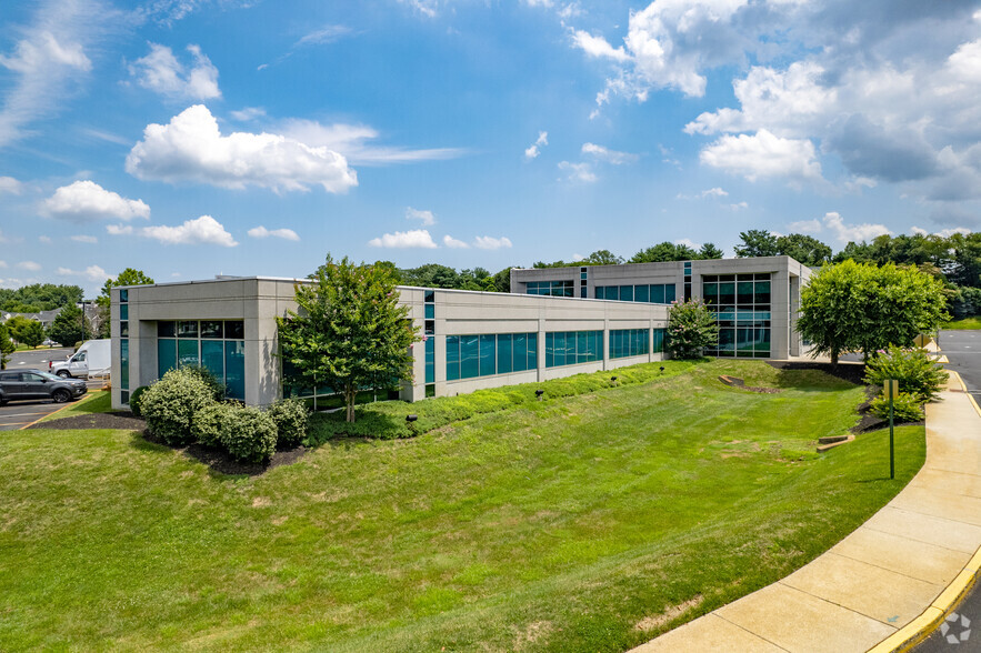 1400 Howard Blvd, Mount Laurel, NJ for sale - Primary Photo - Image 2 of 5