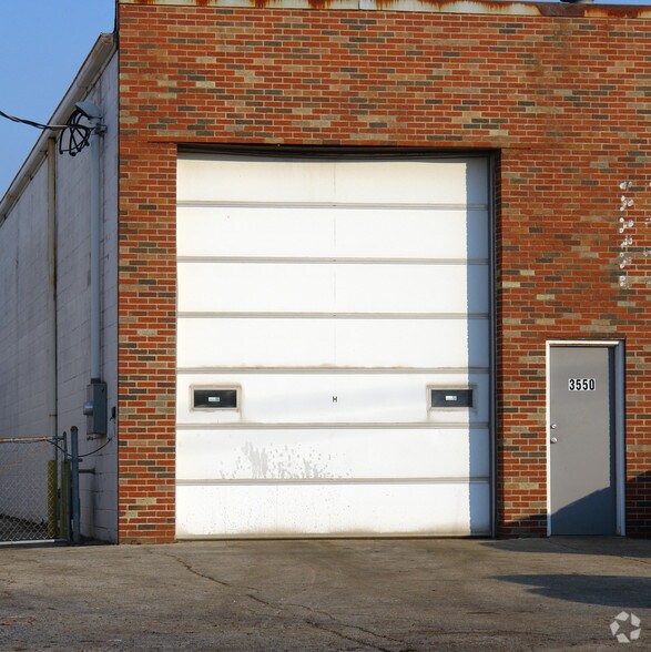 3550 Marine Rd, Toledo, OH à vendre - Photo du bâtiment - Image 3 de 3