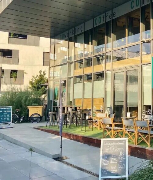 Office in Bordeaux for lease - Building Photo - Image 2 of 8