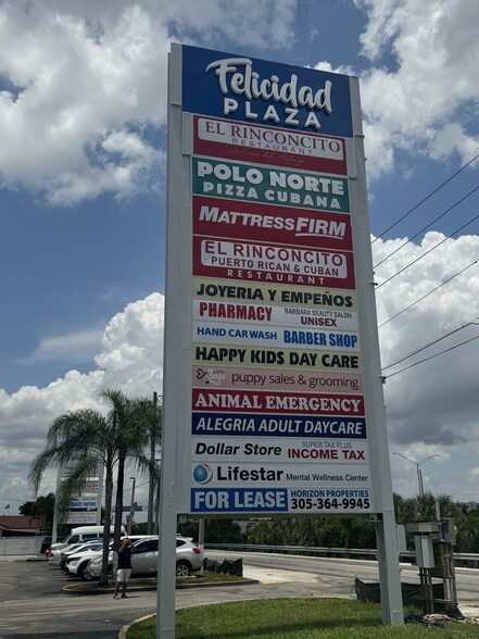 2050 W 56th St, Hialeah, FL for lease - Building Photo - Image 1 of 4