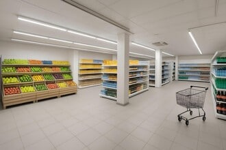 Retail in Vilanova i la Geltrú, Barcelona for lease Interior Photo- Image 1 of 5