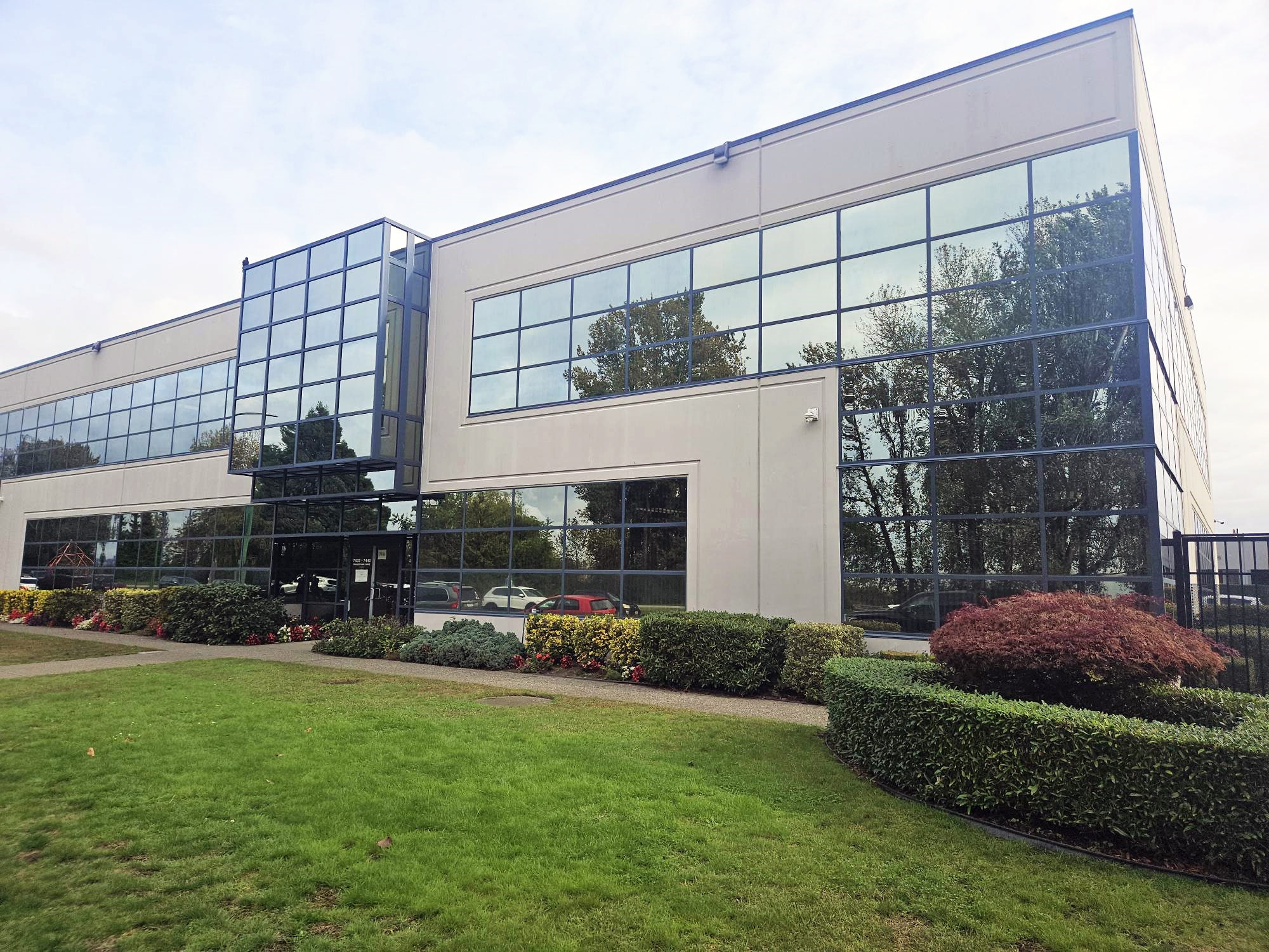 7432-7440 Fraser Park Dr, Burnaby, BC for lease Interior Photo- Image 1 of 4