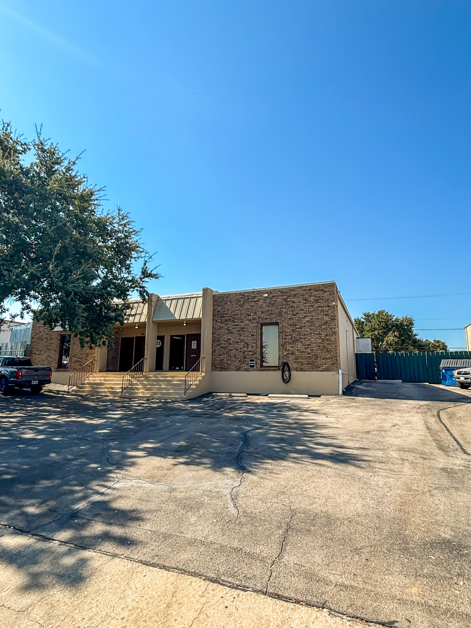 338 Breesport St, San Antonio, TX for lease Building Photo- Image 1 of 16