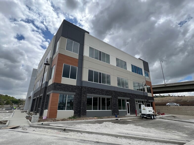 888 S Brea Canyon Rd, Diamond Bar, CA for lease - Building Photo - Image 3 of 18