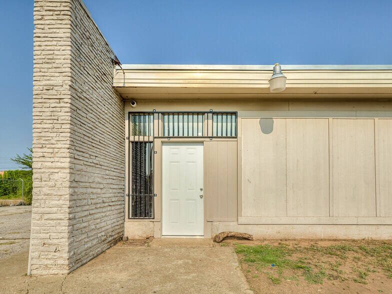 901 N Virginia Ave, Oklahoma City, OK à vendre - Photo du bâtiment - Image 2 de 43