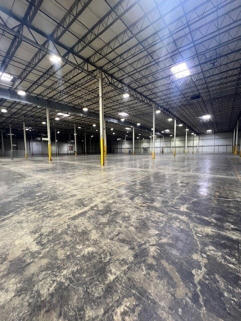 6606 Tussing Rd, Reynoldsburg, OH for lease Interior Photo- Image 1 of 9