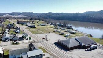 Campground and Building Space - Terrain de camping