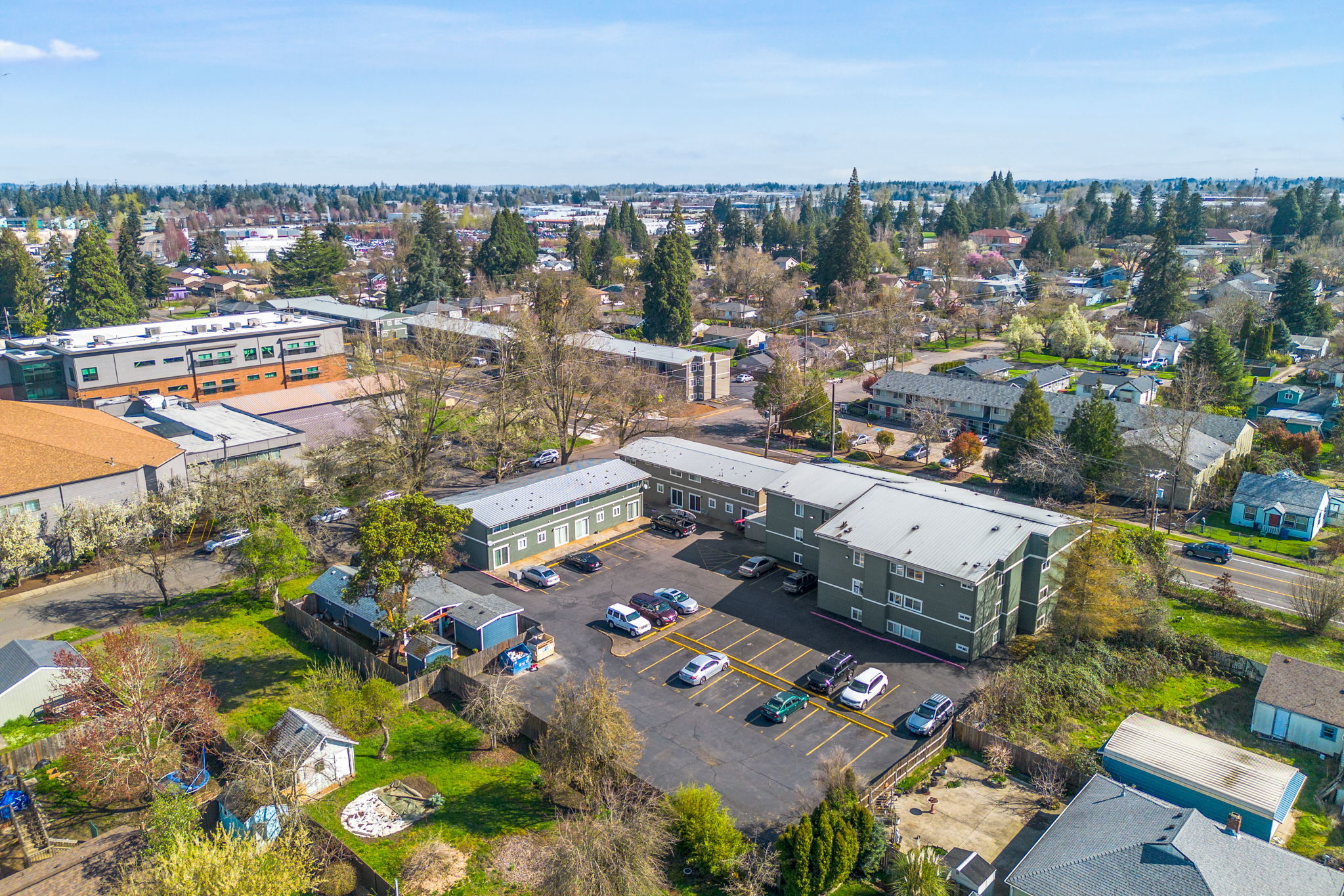 2475 Broadway St NE, Salem, OR à vendre Photo du bâtiment- Image 1 de 1