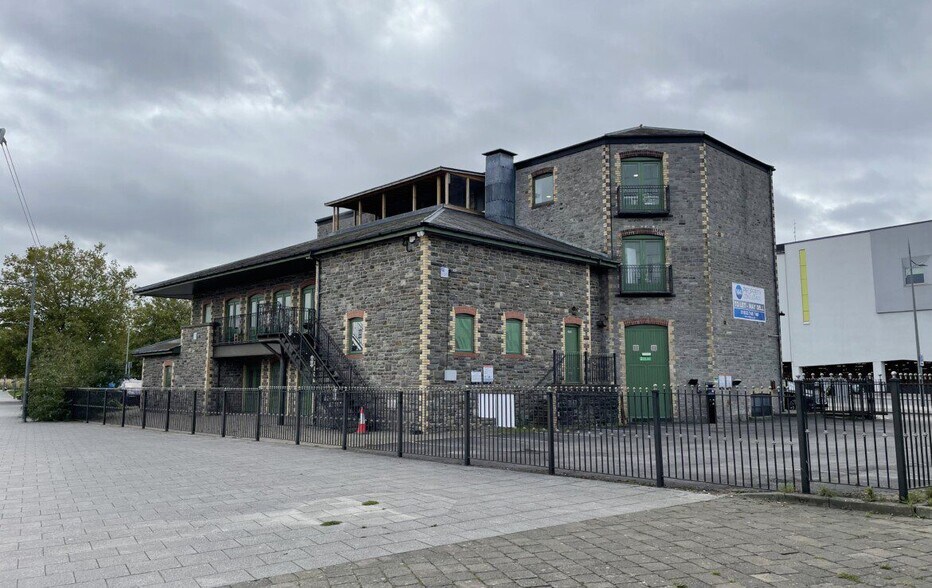 Kingsway, Newport à louer - Photo du bâtiment - Image 2 de 2