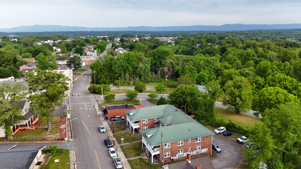 1007 S Main St, Mount Airy, NC à vendre - Photo du bâtiment - Image 3 de 16