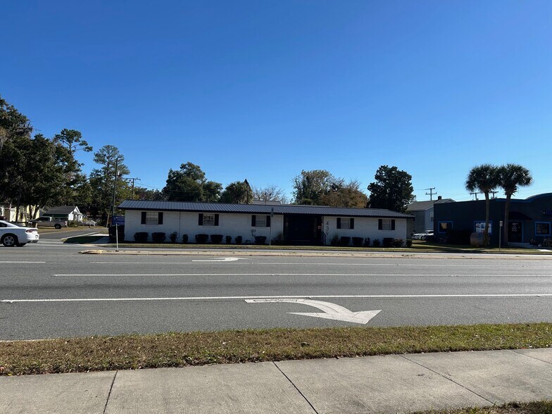 439 SW Main Blvd, Lake City, FL à louer - Photo du bâtiment - Image 2 de 36