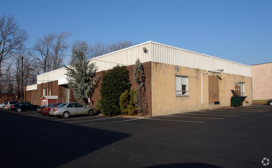 431 N Midland Ave, Saddle Brook, NJ for lease - Building Photo - Image 2 of 5