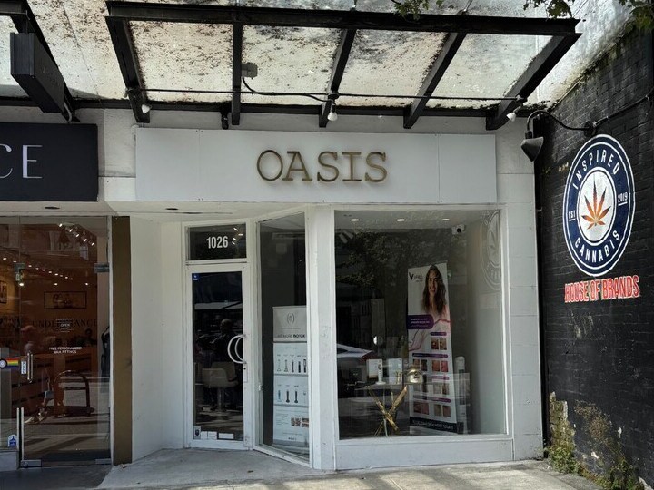 1008-1026 Robson St, Vancouver, BC à louer - Photo du bâtiment - Image 2 de 3