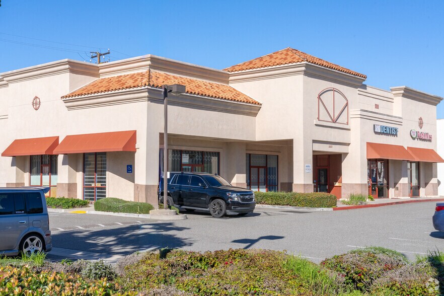 18821 Pioneer Blvd, Cerritos, CA à louer - Photo du bâtiment - Image 3 de 6