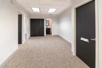 1803 Hicks Rd, Rolling Meadows, IL for lease Interior Photo- Image 2 of 6