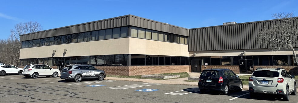300 Pleasant Valley Rd, South Windsor, CT à louer - Photo du bâtiment - Image 2 de 3