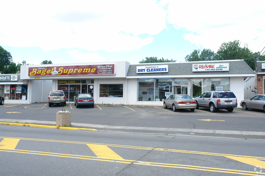 560-566 Inman Ave, Colonia, NJ à vendre - Photo principale - Image 1 de 1