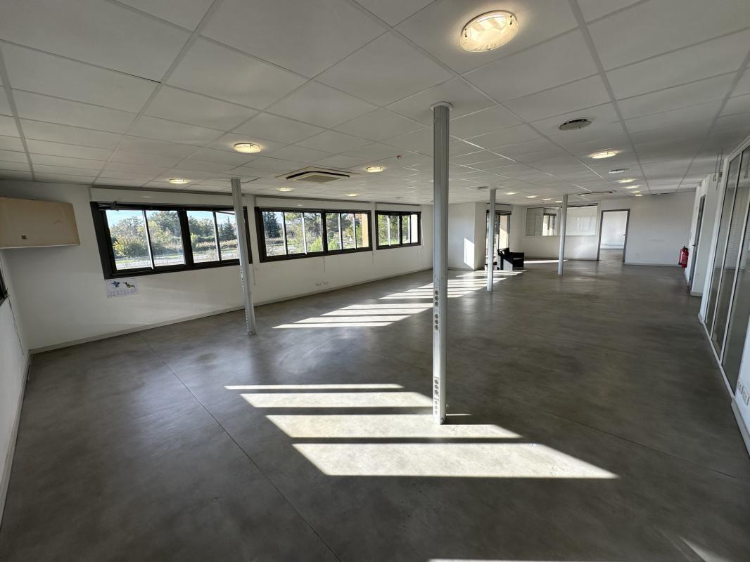 Retail in Le Muy for lease Building Photo- Image 1 of 15