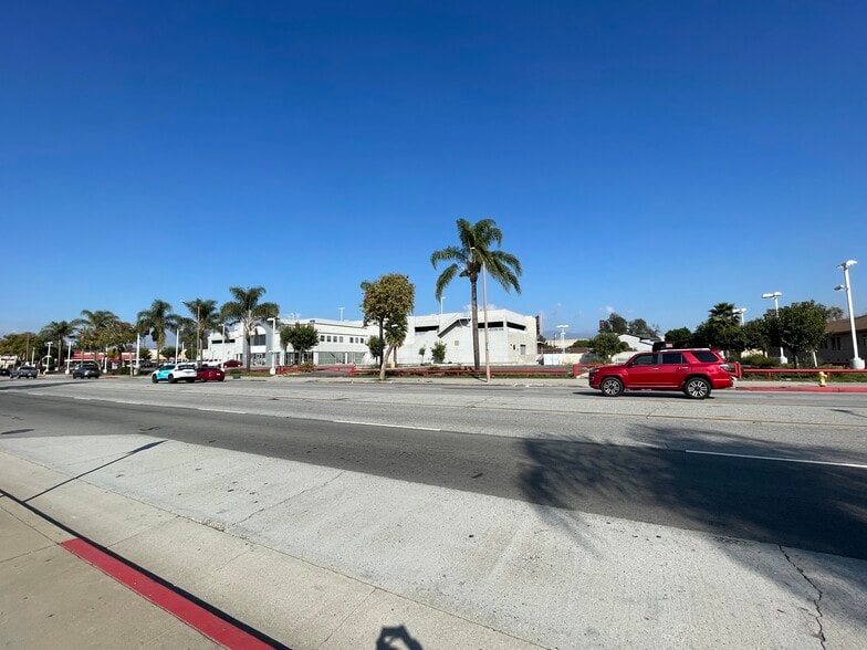 11705 Valley Blvd, El Monte, CA for lease - Building Photo - Image 3 of 5