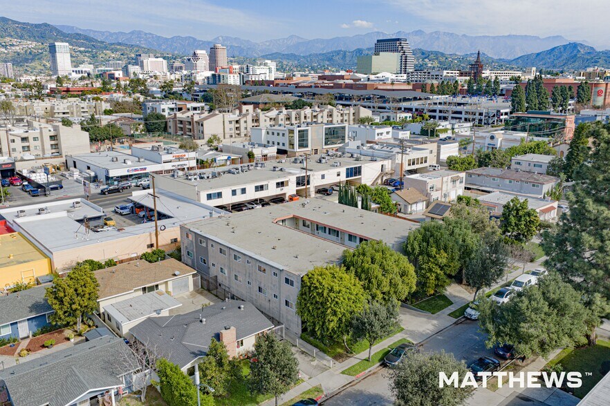 447 W Elk Ave, Glendale, CA à vendre - Photo du bâtiment - Image 2 de 6