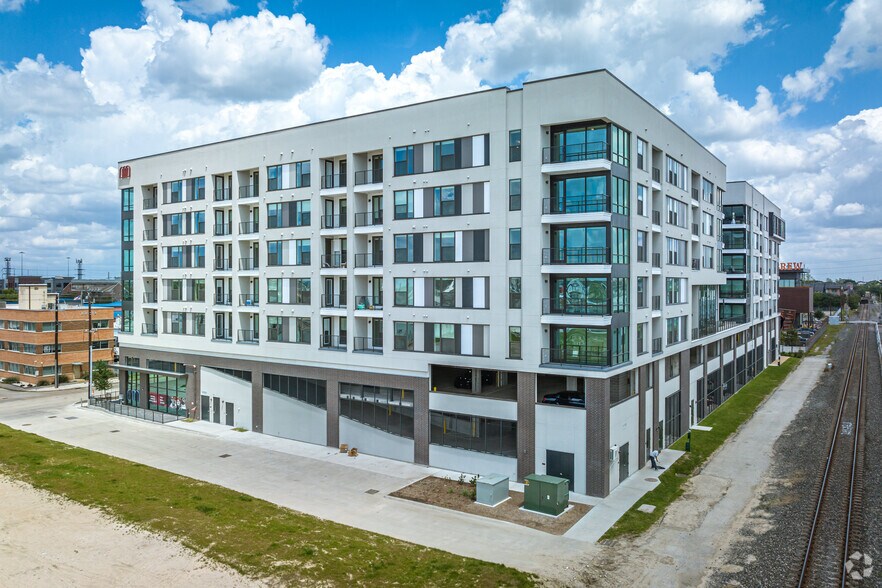 2305 Summer St, Houston, TX à louer - Photo du bâtiment - Image 2 de 5