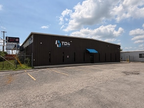 1915 S High St, Columbus, OH for lease Building Photo- Image 2 of 17