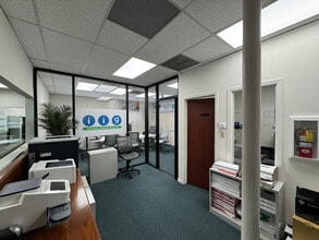 457 Palm Dr, Glendale, CA for lease Interior Photo- Image 1 of 2