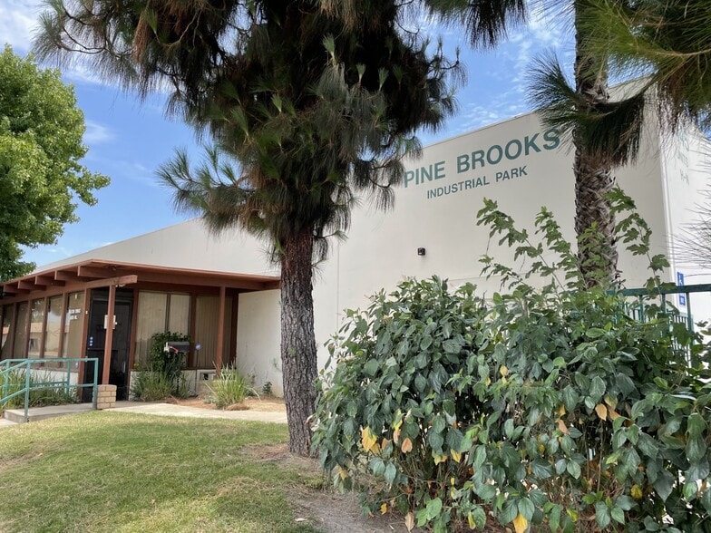 1445 W Brooks St, Ontario, CA for lease - Primary Photo - Image 1 of 10