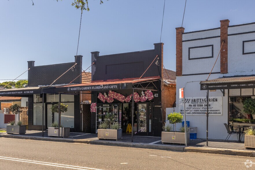 42 Claremont Rd, Burwood Heights for sale - Building Photo - Image 2 of 5