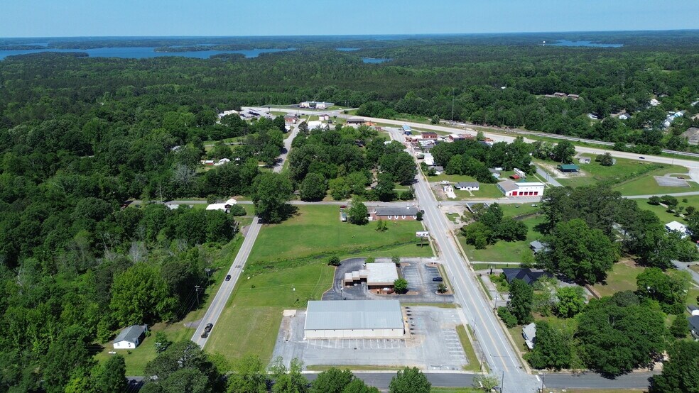 274 E Savannah St, Calhoun Falls, SC à louer - Photo du bâtiment - Image 3 de 8