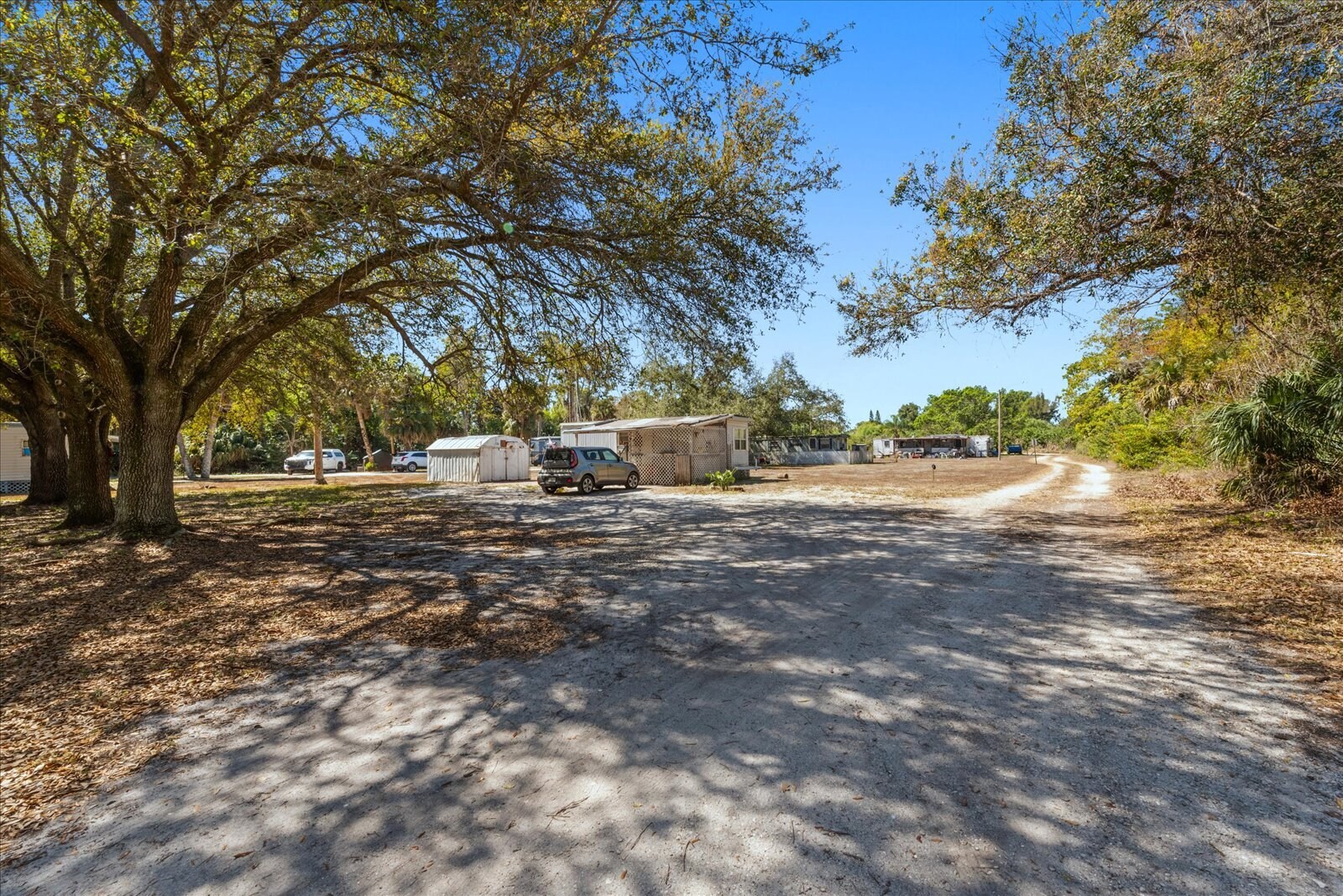 380 San Jose St, North Fort Myers, FL à vendre Photo principale- Image 1 de 35