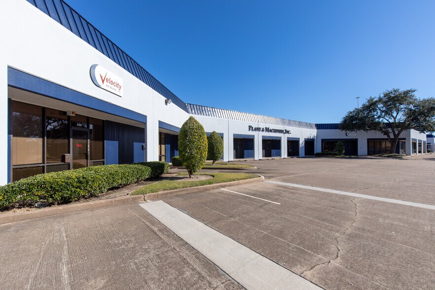 1304 Langham Creek Dr, Houston, TX à louer - Photo du bâtiment - Image 2 de 5