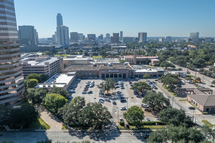 5161 San Felipe St, Houston, TX à louer - Photo du bâtiment - Image 2 de 13