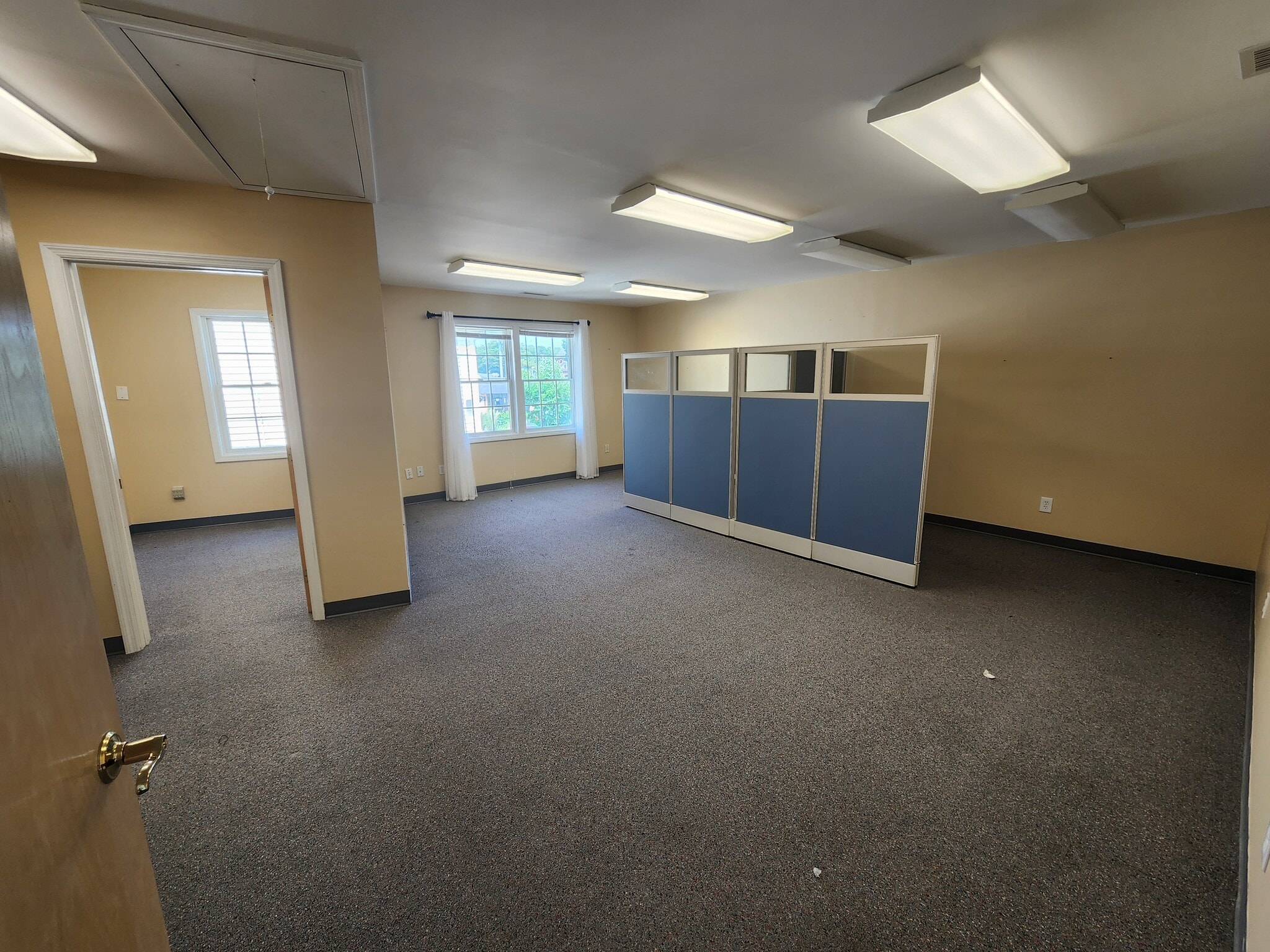 1076 Main St, Fishkill, NY for lease Interior Photo- Image 1 of 4