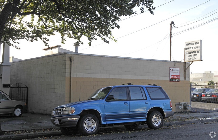 2229-2233 Washington Ave, San Leandro, CA for lease - Building Photo - Image 2 of 9