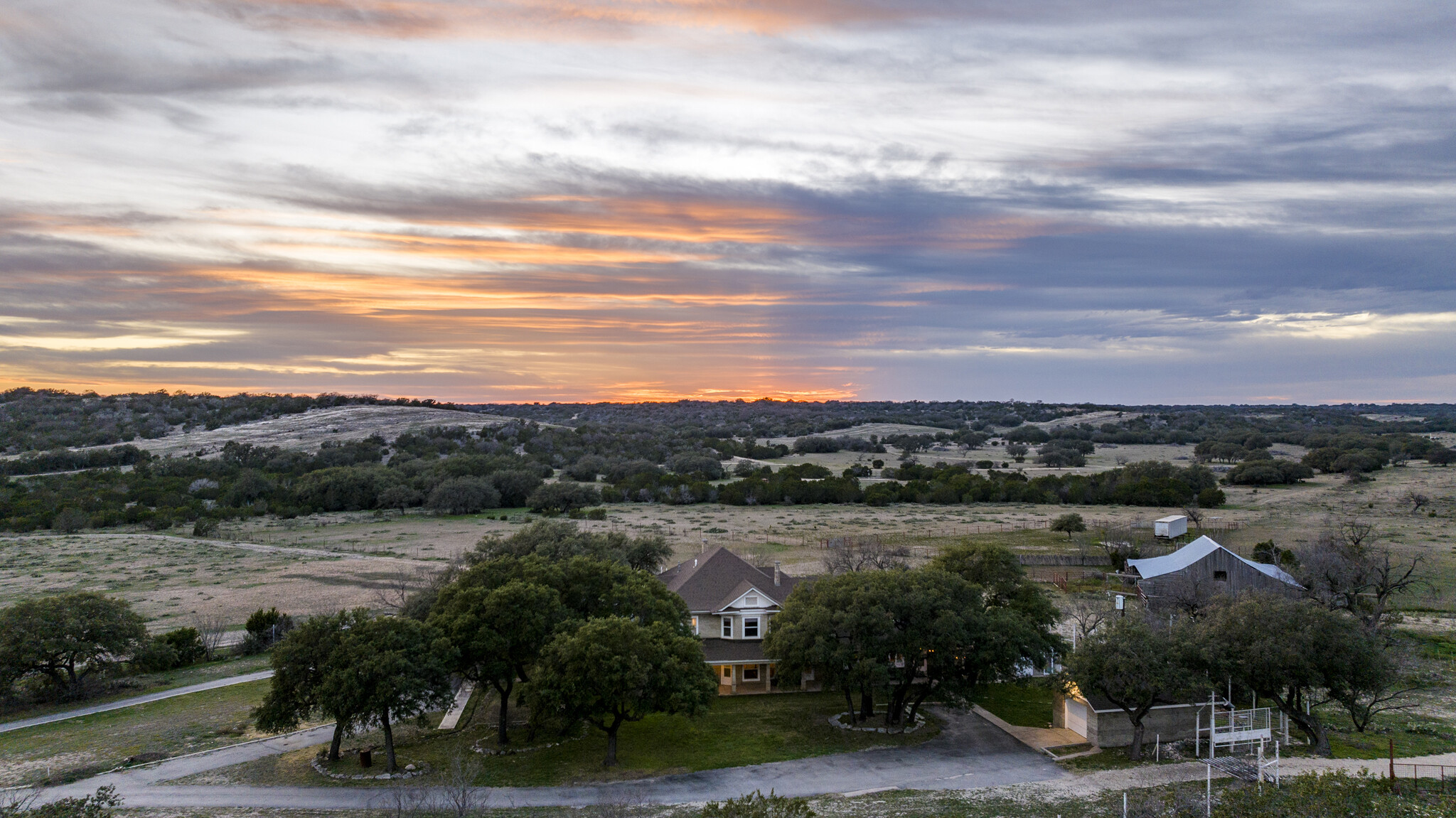 Deberry Lane, Sonora, TX for sale Primary Photo- Image 1 of 59