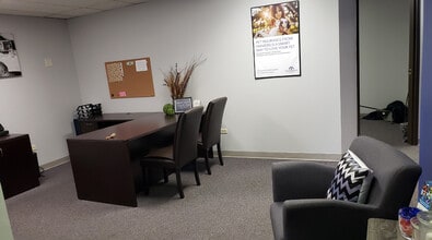 8725 W 14th Ave, Lakewood, CO for sale Interior Photo- Image 2 of 2