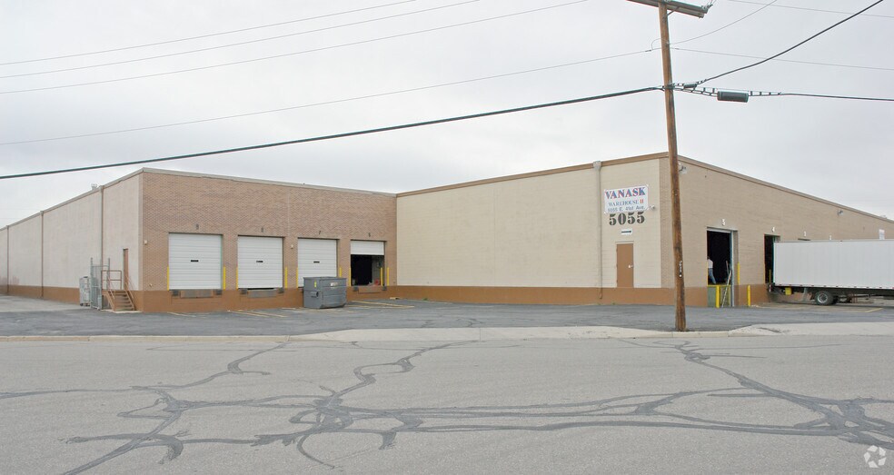 5055 E 41st Ave, Denver, CO à louer - Photo du bâtiment - Image 3 de 4