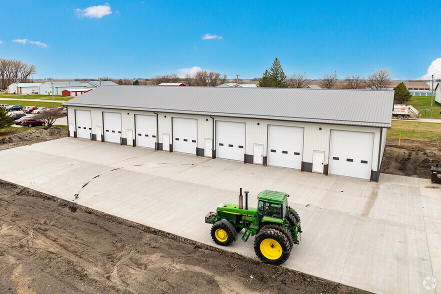 1712 W K Ave, Nevada, IA for lease - Aerial - Image 3 of 6