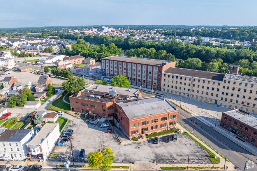 408 E 4th St, Bridgeport, PA à louer - Aérien - Image 2 de 17