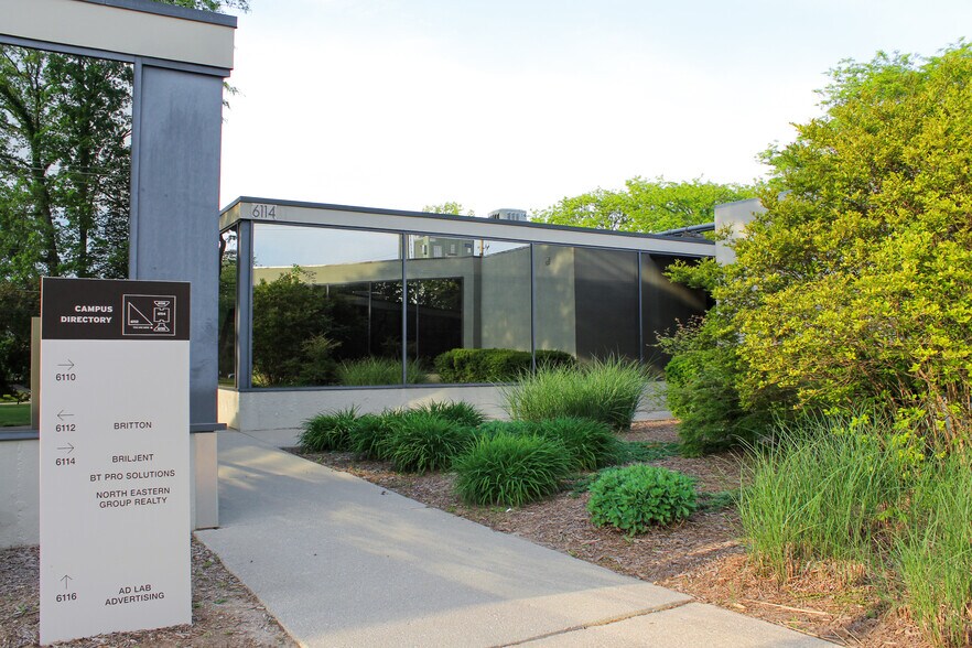 6112 Constitution Dr, Fort Wayne, IN à louer - Photo du bâtiment - Image 3 de 11