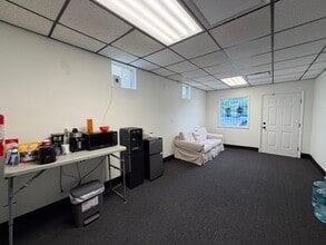 2115 N 22nd St, Tampa, FL for lease Interior Photo- Image 2 of 10