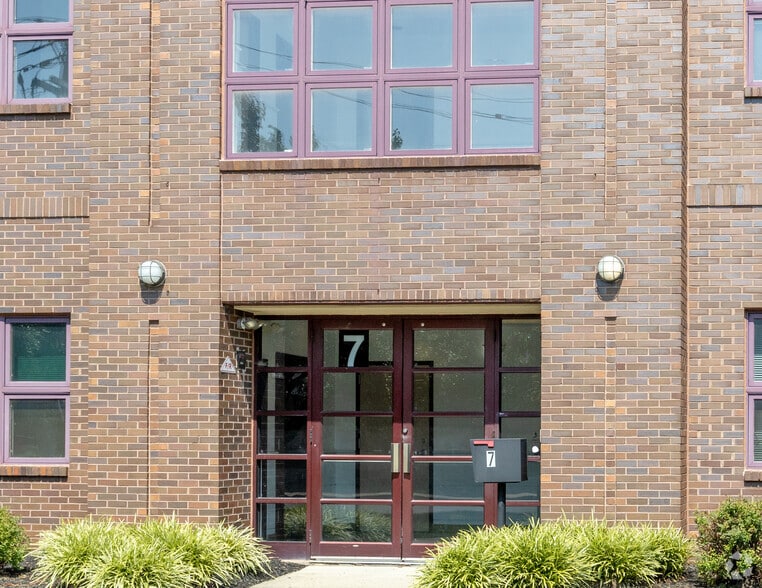 7 Dunmore Ave, Ewing, NJ for lease - Building Photo - Image 3 of 5