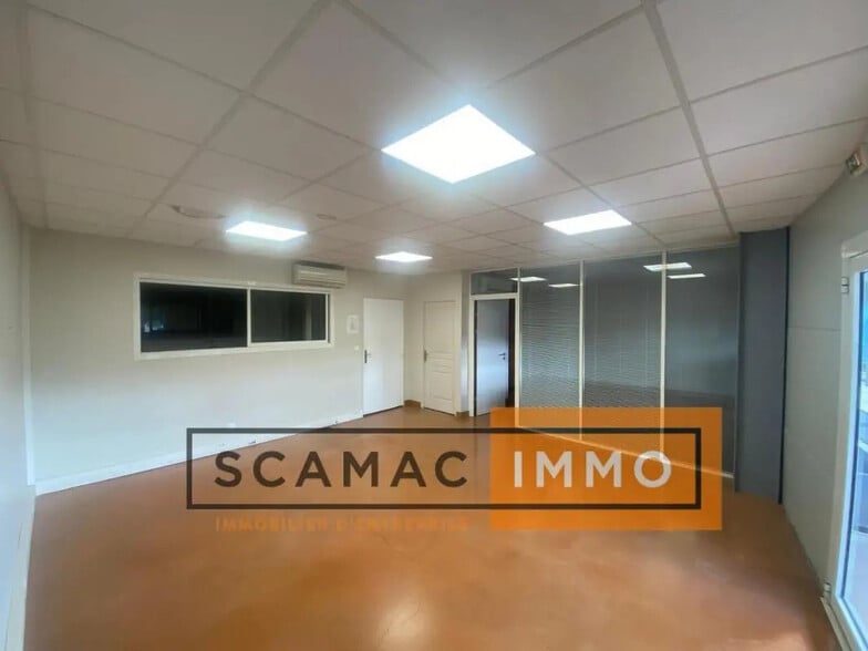 Industrial in Gardanne for lease - Interior Photo - Image 3 of 6