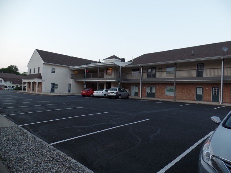 856 US Highway 206, Hillsborough, NJ à louer - Photo du bâtiment - Image 1 de 1