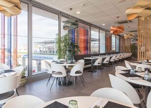Retail in Barcelona, Barcelona for lease Interior Photo- Image 2 of 11