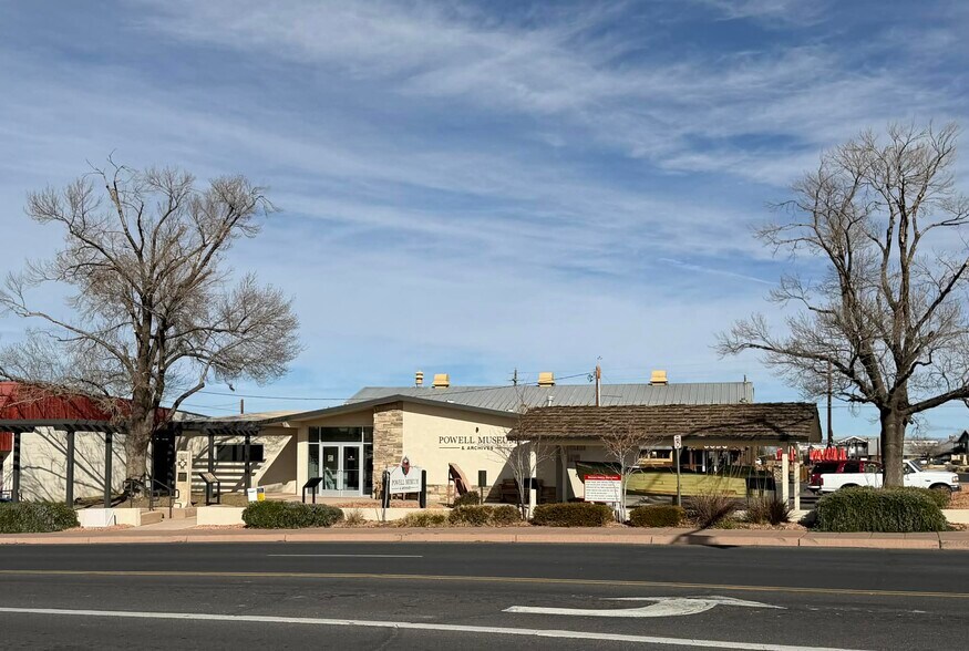 6 N Lake Powell Blvd, Page, AZ à vendre - Photo du bâtiment - Image 2 de 37