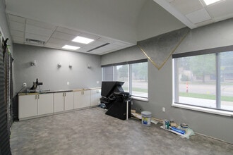 27621 Warren Rd, Garden City, MI for lease Interior Photo- Image 1 of 4