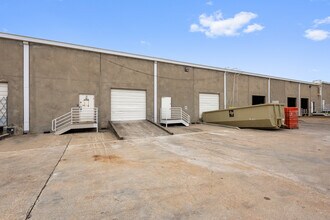 2600 McHale Ct, Austin, TX à louer Photo du bâtiment- Image 2 de 8