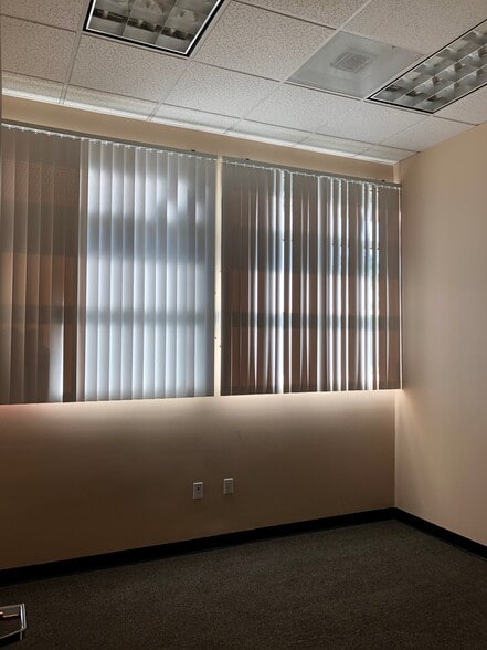 14798 Pipeline Ave, Chino Hills, CA à louer - Photo intérieure - Image 3 de 7